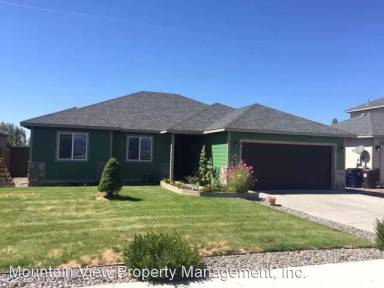 Main picture of 2465 NE 7th Ln