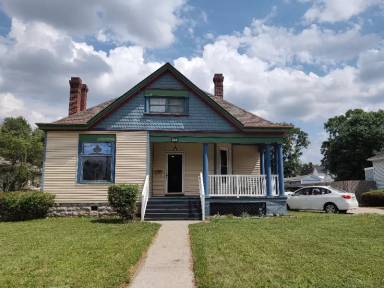 Main picture of 150 N Ashland Ave
