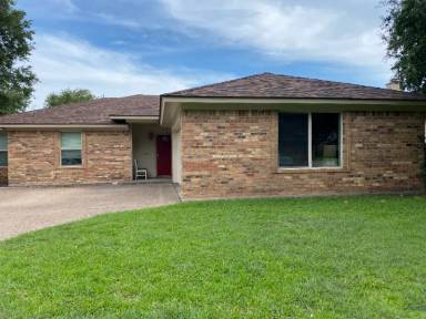 Main picture of 1925 Willow Vale Dr