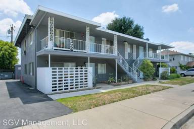 Main picture of 356 E Badillo St