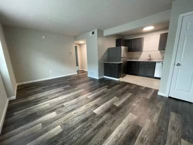 Main picture of 35 W Glenwood Ave
