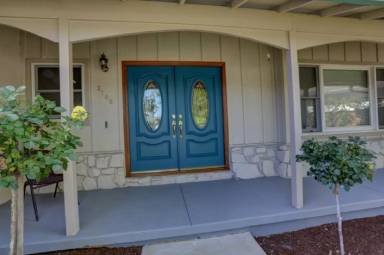 Main picture of 3185 Temple Ct