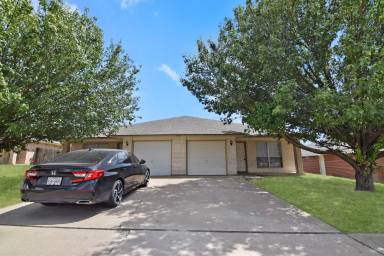Main picture of 2700 Lucille Dr