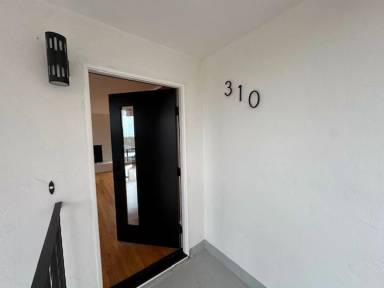 Main picture of 310 Palomar Ave