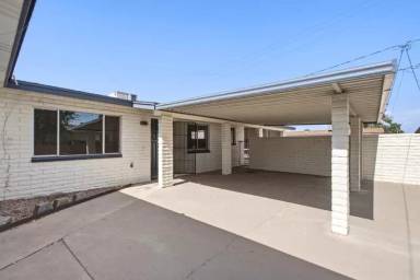 Main picture of 1129 N Wedgewood Cir