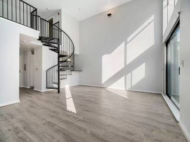 Main picture of 469 Clementina St