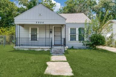 Main picture of 2926 Carpenter Ave