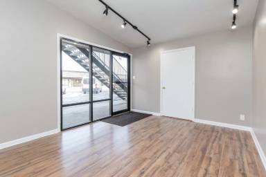 Main picture of 366 Waller Ave
