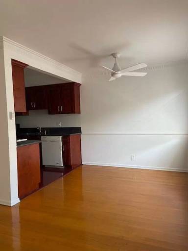 Main picture of 129 N Hayworth Ave