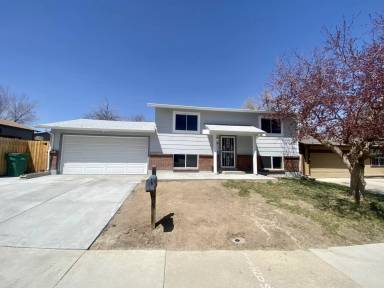 Main picture of 9053 Dudley St