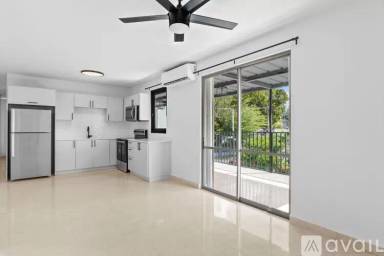 Main picture of 302 Calle Tous Soto