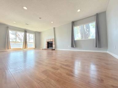 Main picture of 9845 Hayvenhurst Ave