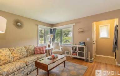 Main picture of 3554 Madison Pl NE