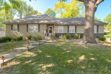 Main picture of 9608 Outlook Dr