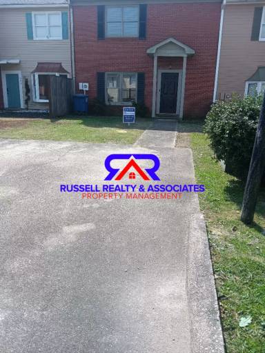 Main picture of 605 Hillsboro Ln