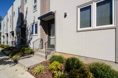 Main picture of 913 N 12th St
