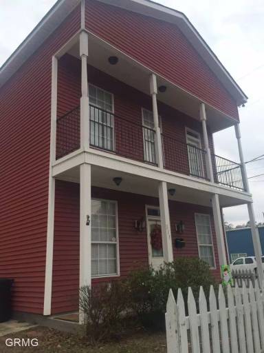 Main picture of 210 E Church St