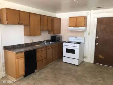 Main picture of 711 E Burlington St