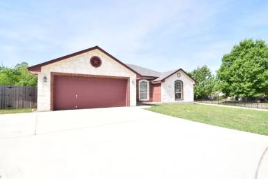 Main picture of 4002 Salt Fork Dr
