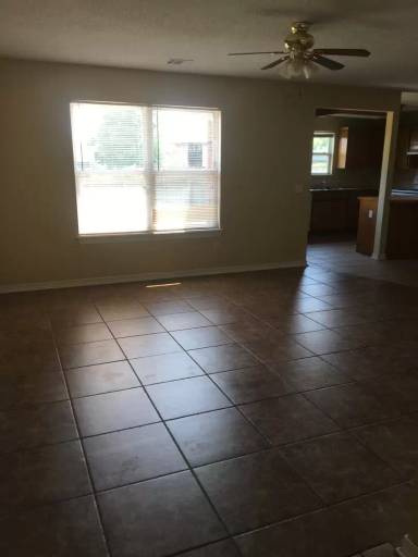 Main picture of 780 N Daisy Ln