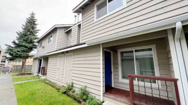 Main picture of 217 W 14th Ave