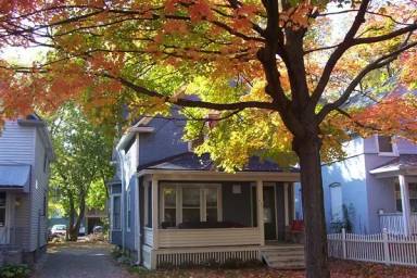 Main picture of 920 Mary St