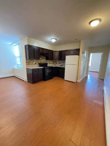 Main picture of 533 W 2nd Ave