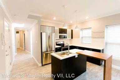 Main picture of 1012 SE 2nd St
