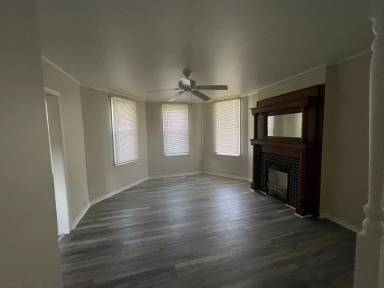 Main picture of 1702 Orchid St