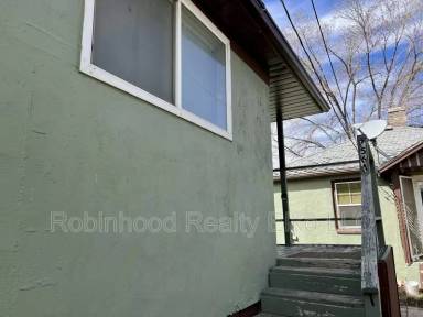 Main picture of 756 1/2 Maple St