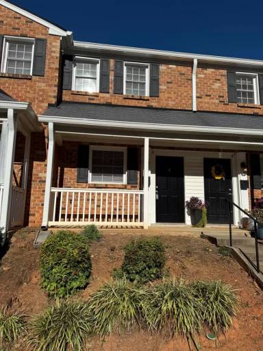 Main picture of 1348 Green Oaks Ln
