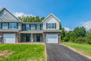 Main picture of 62 Ashburg Dr