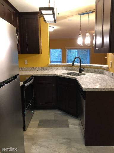 Main picture of 4344 W Lake Sammamish Pkwy SE