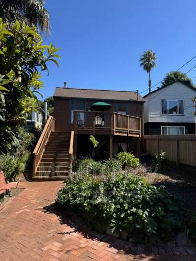 Main picture of 409 Turney St