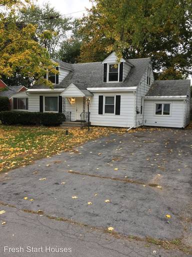 Main picture of 219 Hyland Dr