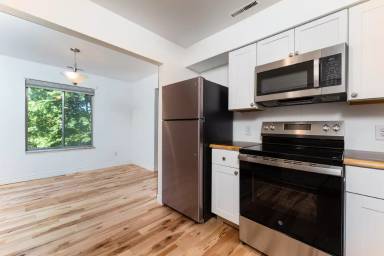 Main picture of 311 W Highland Rd