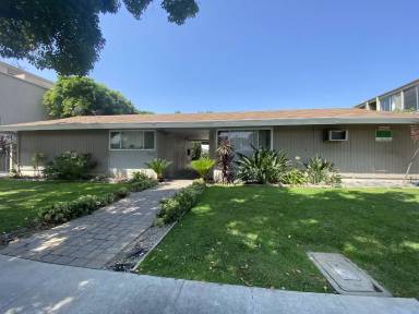 Main picture of 555 S Los Robles Ave
