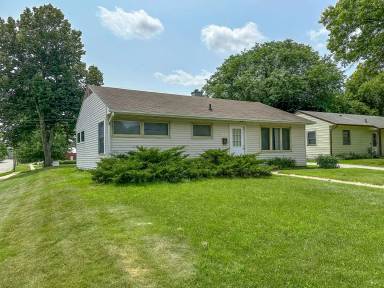 Main picture of 3404 West St
