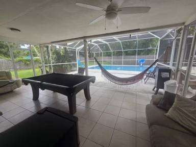 Main picture of 8029 S Meadowview Cir