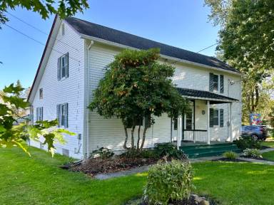Main picture of 1109-1111 Mill St