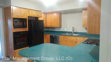 Main picture of 30 East Ct