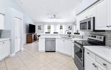 Main picture of 12898 Buckland St