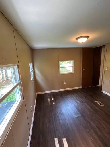 Main picture of 9 Brookside Park Rd
