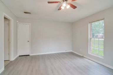 Main picture of 2416 Winston Way