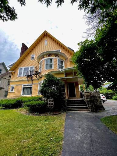Main picture of 69 Merriman St