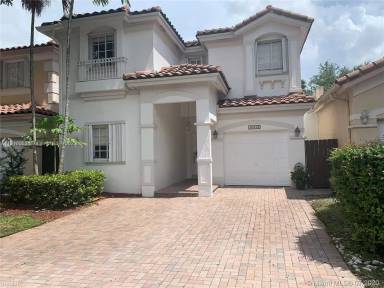 Main picture of 10929 NW 69th St