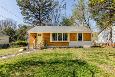 Main picture of 410 Lamont St