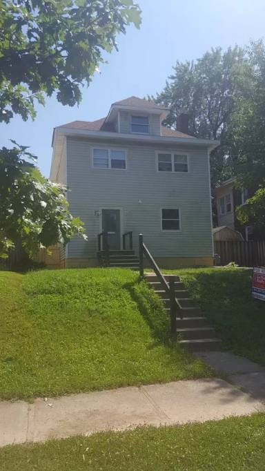 Main picture of 419 E 16th Ave