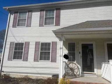 Main picture of 324 W Commerce St