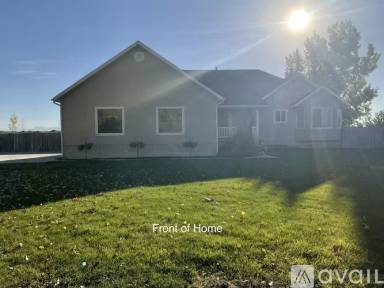 Main picture of 1062 E Waddell St